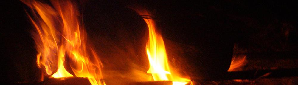 Feuer in der Nacht